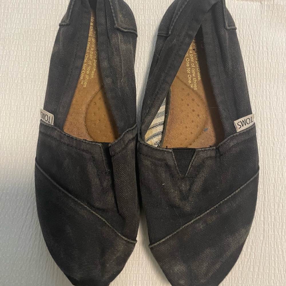 Heathered black TOMS
